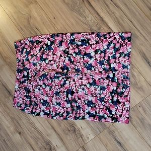 I Heart Ronson skirt with beautiful floral design size large